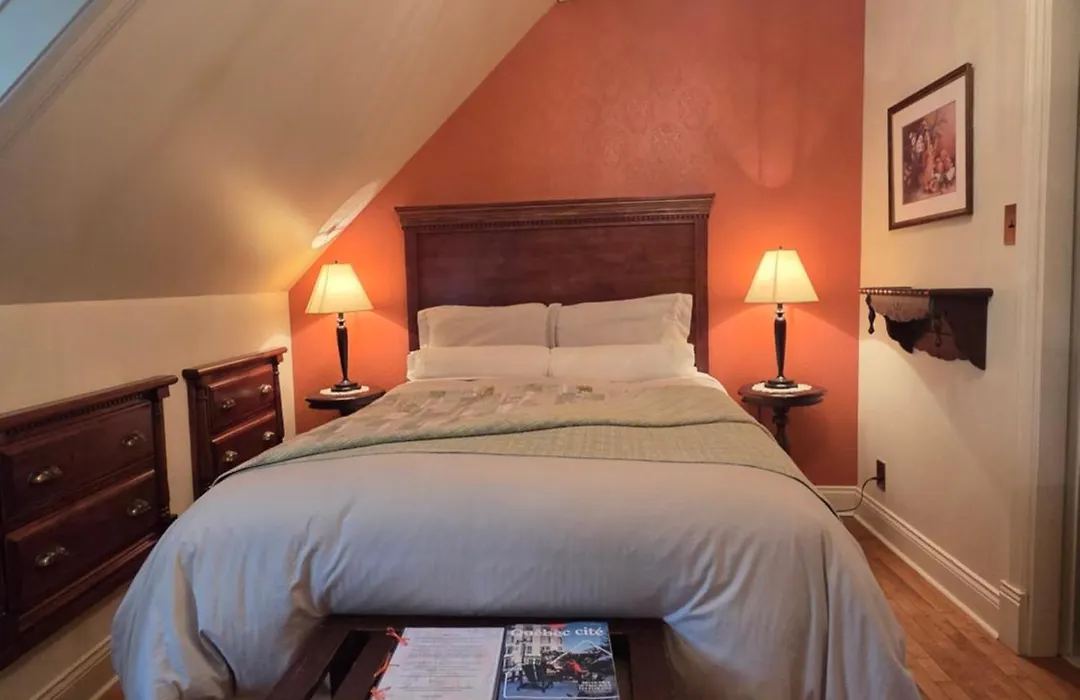 Auberge J.A Moisan-1